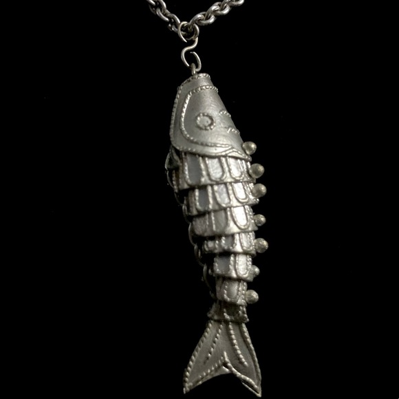 Vintage Articulated Fish Pendant | Jointed Moving Fish | 16" 925 Necklace - Picture 4 of 11
